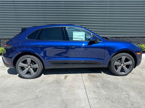 Used 2025 Porsche Macan image 8