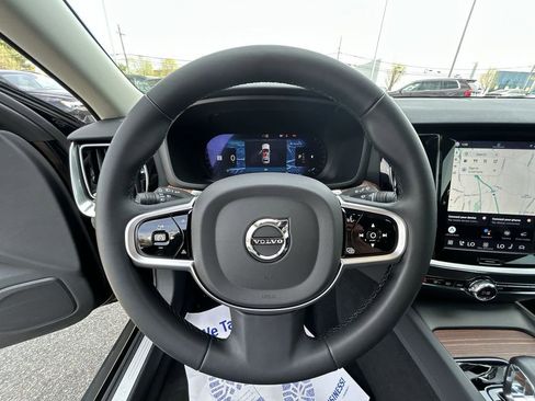 Certified 2025 Volvo V60 B5 Cross Country Plus AWD/4WD image 18