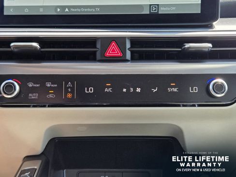 Used 2025 Kia Sorento EX FWD image 16