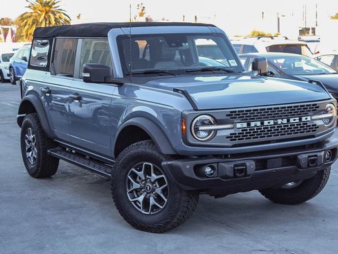 Used 2023 Ford Bronco Badlands image 1