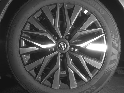 Used 2025 Nissan Altima 2.5 SV image 14