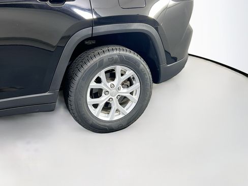 Used 2023 Jeep Grand Cherokee Limited AWD/4WD image 30