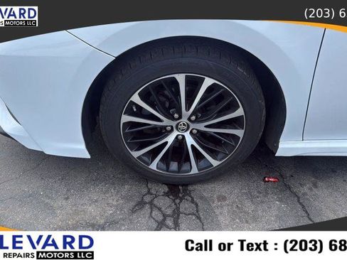 Used 2019 Toyota Camry SE image 9