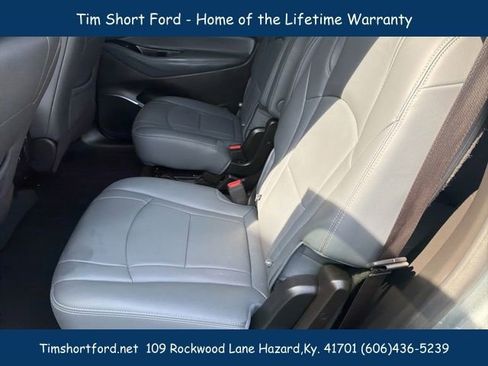 Used 2023 Buick Enclave Essence AWD/4WD image 10