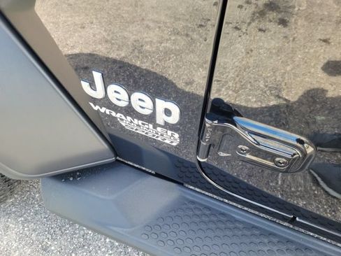 Used 2021 Jeep Wrangler Unlimited Sport w/ Sun And Sound Package AWD/4WD image 11