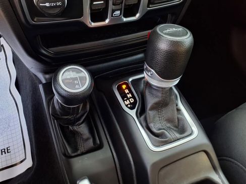 Certified 2023 Jeep Gladiator Sport image 19