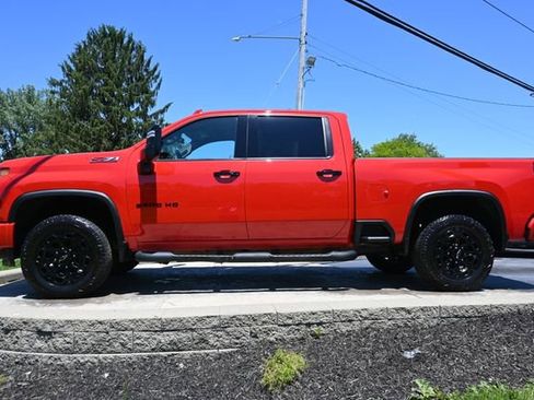 Used 2022 Chevrolet Silverado 2500 LTZ w/ LTZ Plus Package AWD/4WD image 8