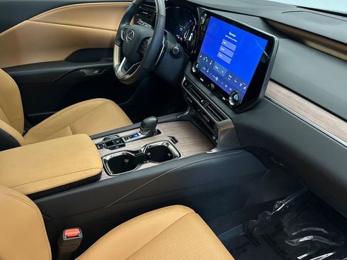 Certified 2025 Lexus RX 350 Premium w/ Convenience Package image 16