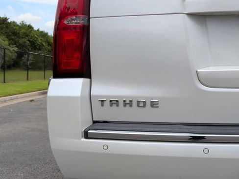 Used 2016 Chevrolet Tahoe LTZ AWD/4WD image 11