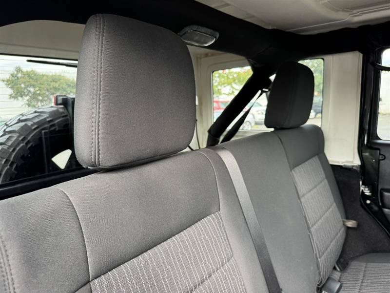 Used 2012 Jeep Wrangler Unlimited Sport AWD/4WD image 12