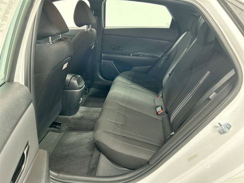 Used 2025 Hyundai Elantra Sport image 19