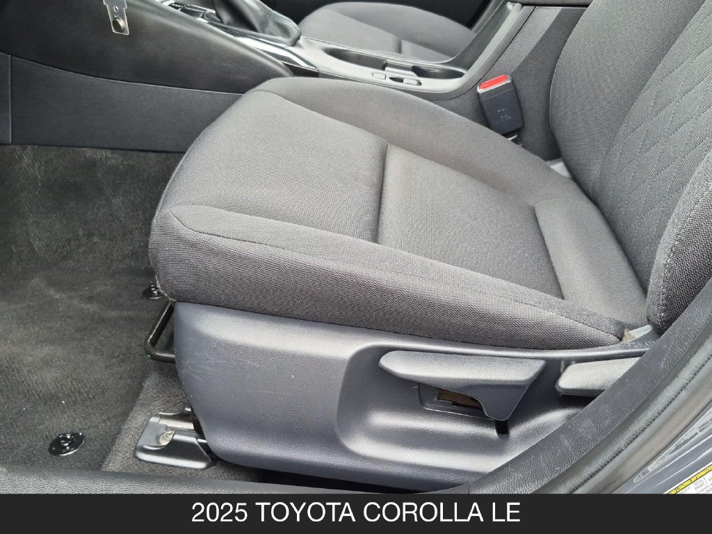 Used 2025 Toyota Corolla LE FWD image 15