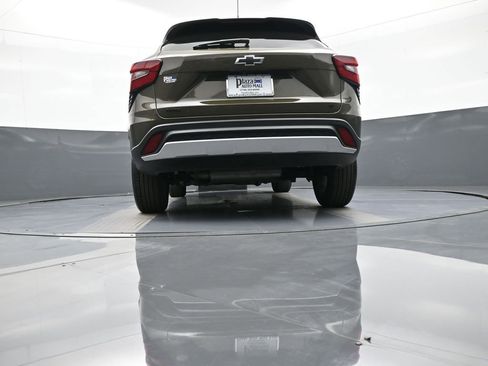 Used 2024 Chevrolet Trax LT w/ Driver Confidence Package image 29