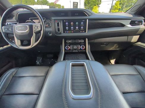 Used 2021 GMC Yukon Denali w/ Denali Premium Package AWD/4WD image 13