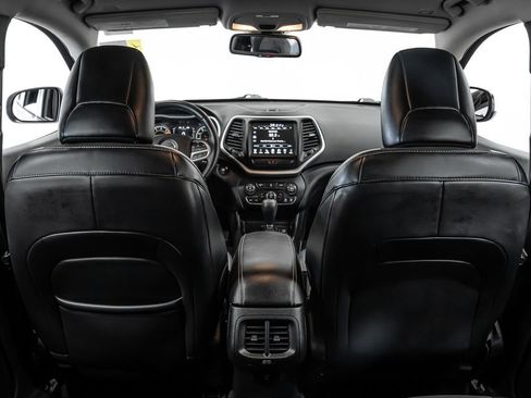 Used 2018 Jeep Cherokee Latitude Plus image 11