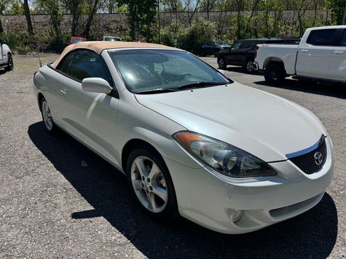 Used 2006 Toyota Solara SE FWD image 1