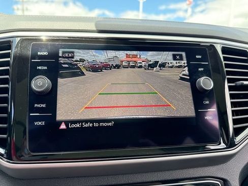 Used 2022 Volkswagen Atlas SEL Premium AWD/4WD image 17