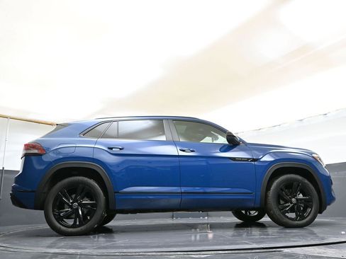 Used 2025 Volkswagen Atlas Cross Sport SEL R-Line image 34