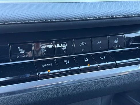 New 2026 Chevrolet Equinox LT w/ Safety and Technology Package AWD/4WD image 13