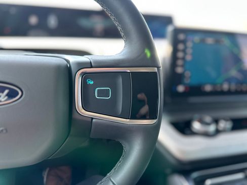 New 2025 Ford Expedition Active image 10