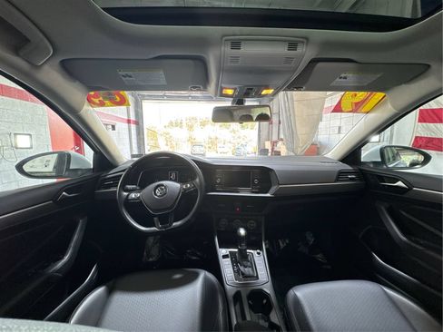 Used 2019 Volkswagen Jetta SE FWD image 23