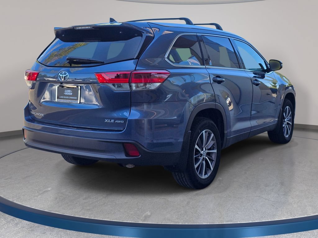 Used 2019 Toyota Highlander XLE AWD/4WD image 6