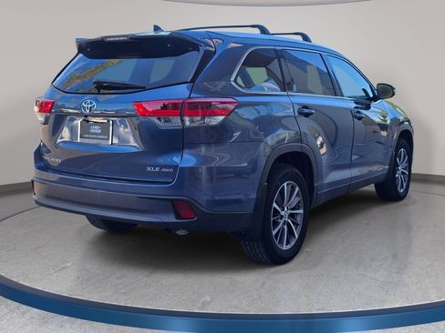Used 2019 Toyota Highlander XLE AWD/4WD image 6