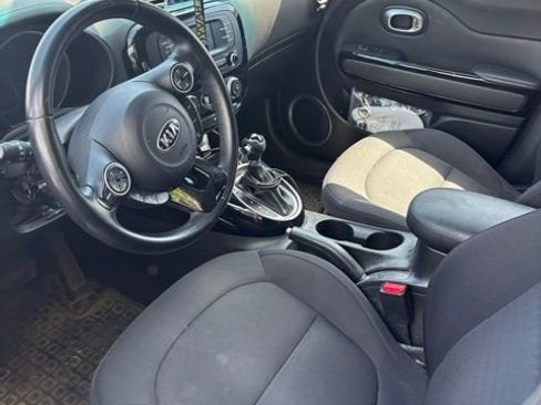 Used 2015 Kia Soul ! FWD image 13