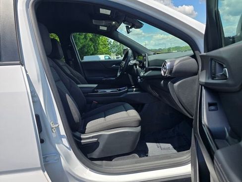 Used 2025 Chevrolet Equinox LT AWD/4WD image 16