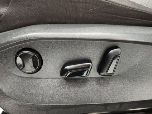 Used 2022 Volkswagen Tiguan SE w/ Panoramic Sunroof Package image 49