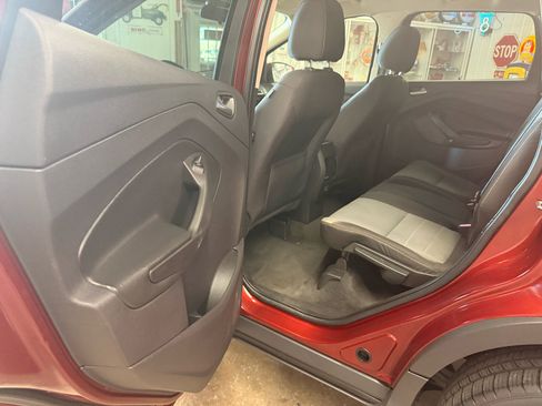 Used 2014 Ford Escape SE image 18