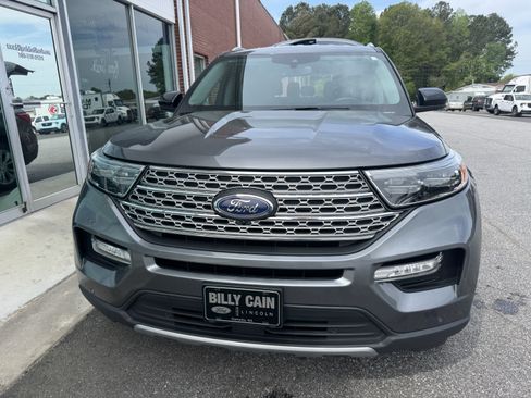 Used 2023 Ford Explorer Limited AWD/4WD image 4