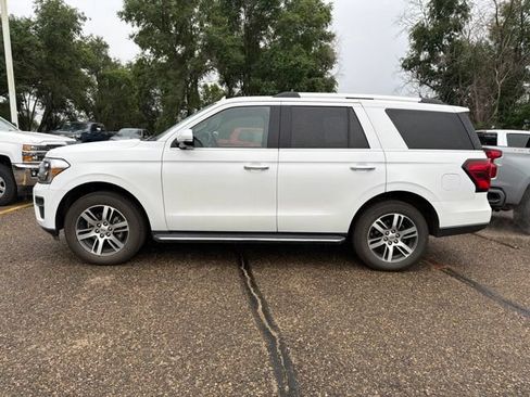 Used 2022 Ford Expedition Limited AWD/4WD image 5