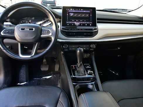 Used 2022 Jeep Compass Limited image 15