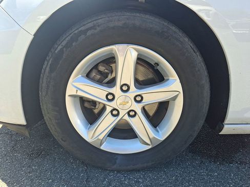 Certified 2022 Chevrolet Malibu LS image 8