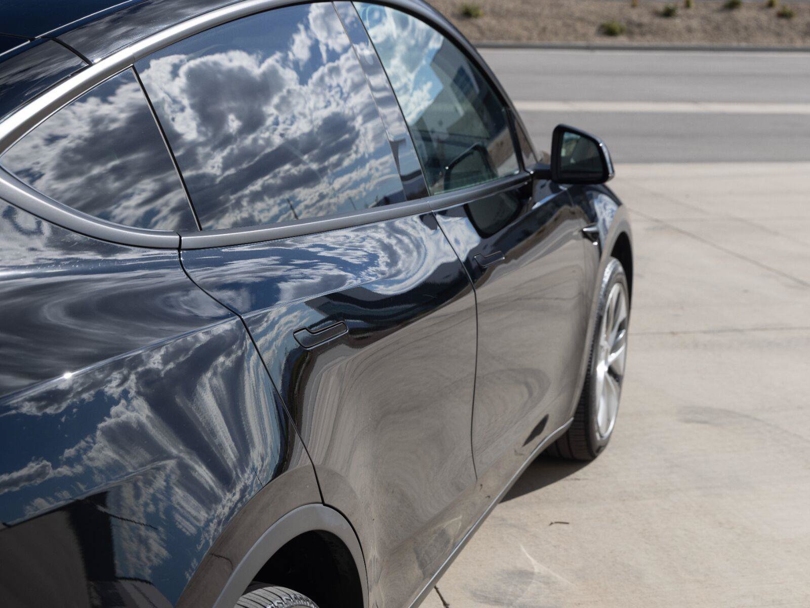 Used 2023 Tesla Model Y Long Range AWD/4WD image 16