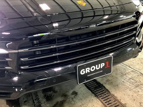 Used 2023 Porsche Cayenne image 31