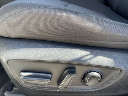 Used 2020 Toyota RAV4 XLE FWD image 26