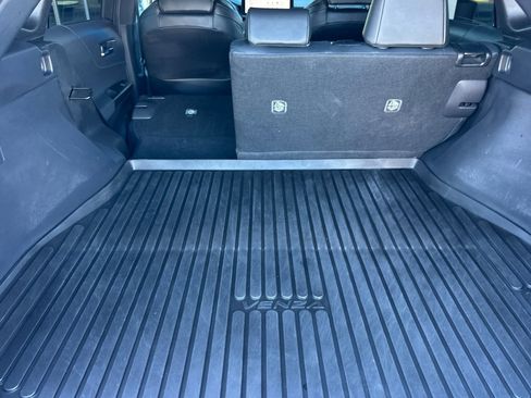 Used 2024 Toyota Venza XLE image 18