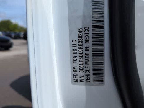 Used 2024 RAM 2500 Big Horn AWD/4WD image 37