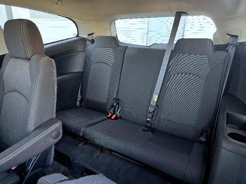Used 2016 Chevrolet Traverse LT image 7