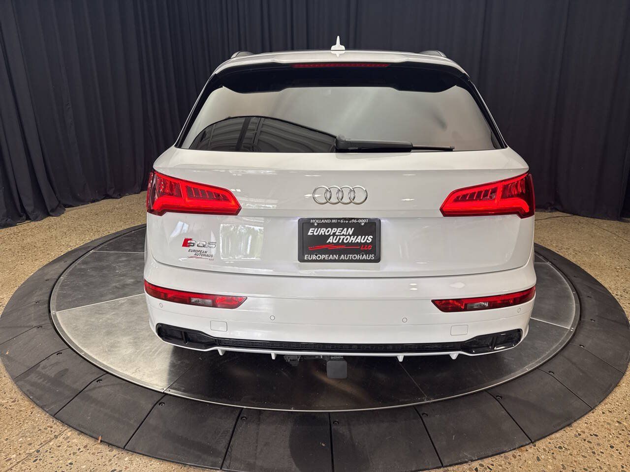 Used 2020 Audi SQ5 Premium Plus w/ Premium Plus Package AWD/4WD image 5