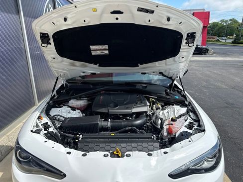 Used 2023 Alfa Romeo Giulia Veloce AWD/4WD image 19