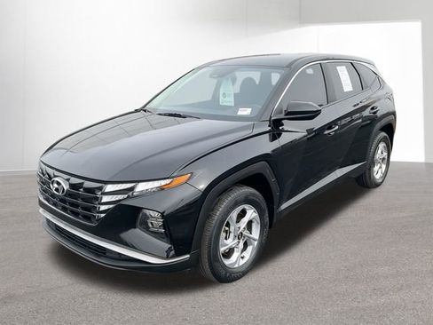 Used 2023 Hyundai Tucson SE image 1