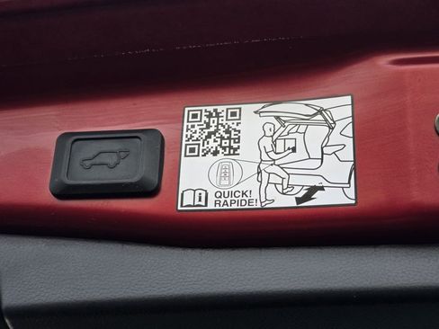 Used 2021 Toyota RAV4 Limited image 30