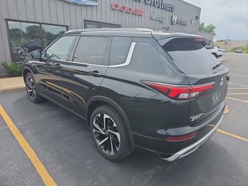 Used 2024 Mitsubishi Outlander SEL AWD/4WD image 2