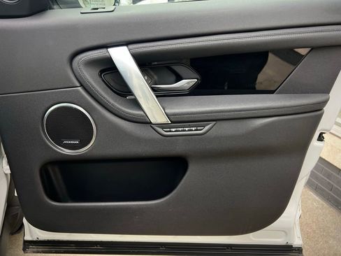 Used 2020 Land Rover Discovery Sport S image 30