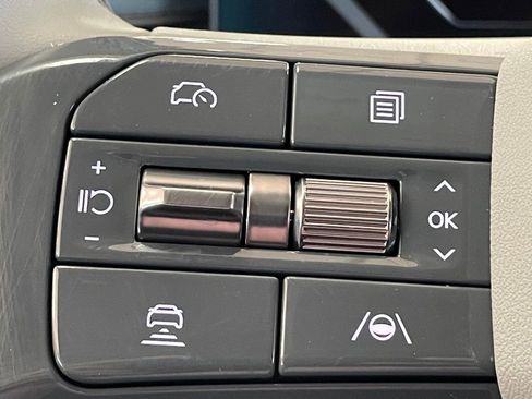 Used 2024 Kia EV9 Wind image 40