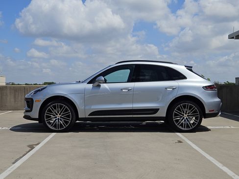 Certified 2026 Porsche Macan image 2