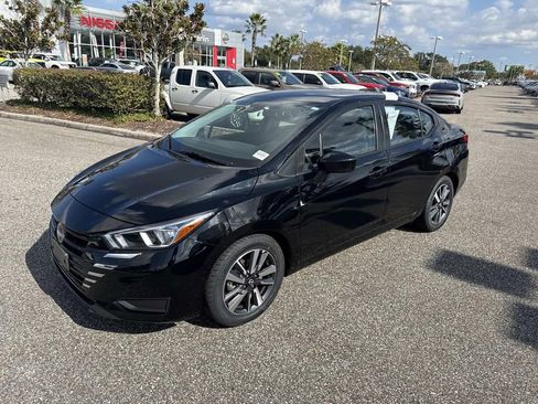 Certified 2023 Nissan Versa SV image 9